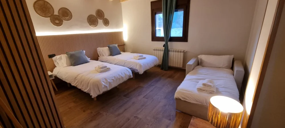 Habitación principal con cama supletoria
