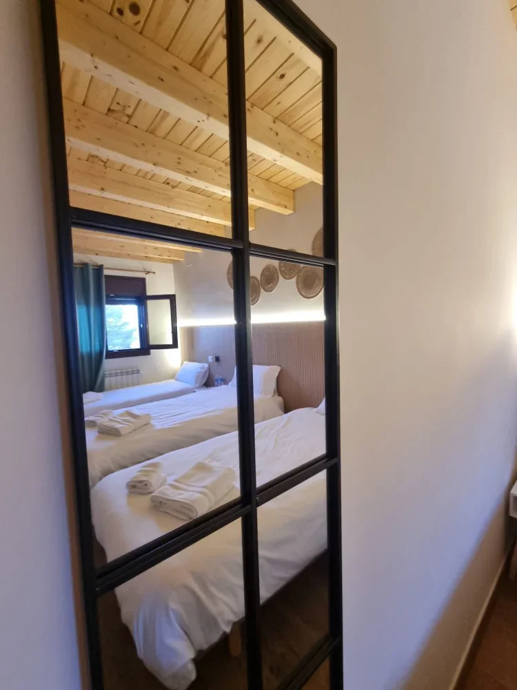 El espejo de la habitación