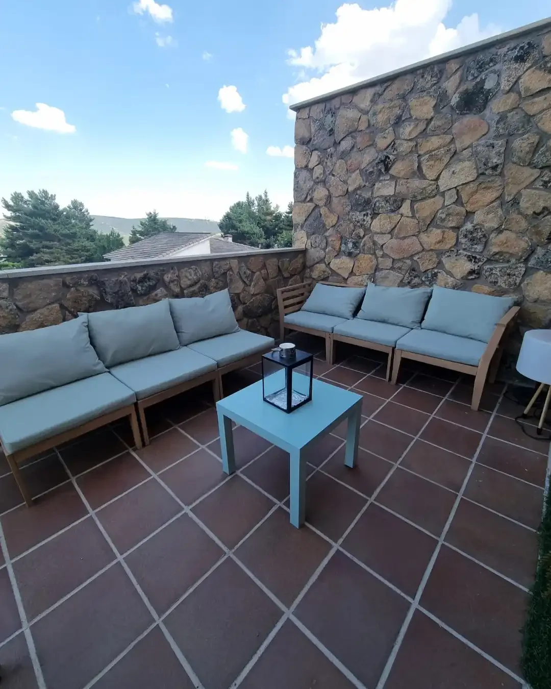 La terraza con vistas a la sierra